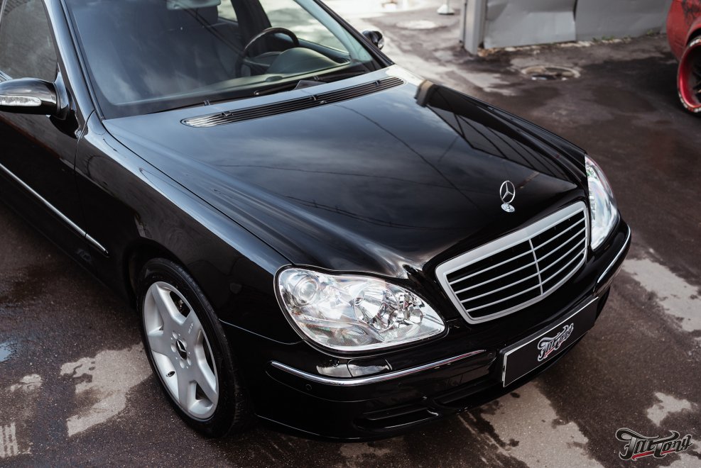 Мерседес 220 1998