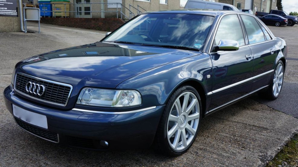 Audi s8 2002