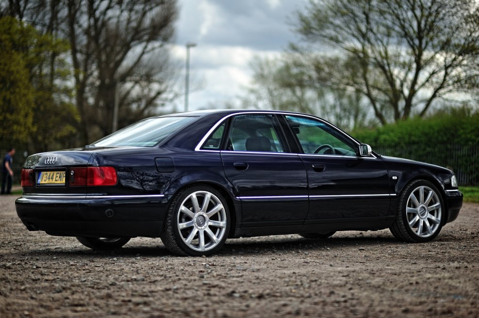 Audi s8 2000