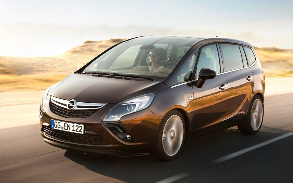 Опель Zafira Tourer