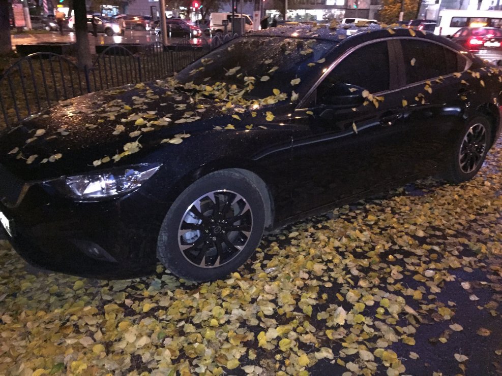 Mazda 6 черная ночью