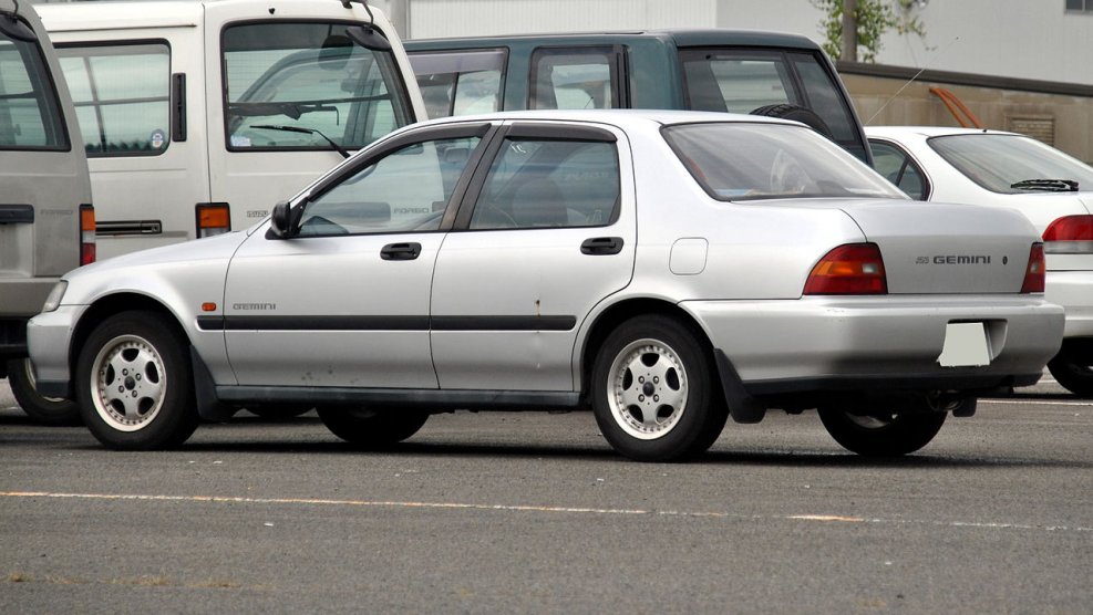 Isuzu Gemini 1990