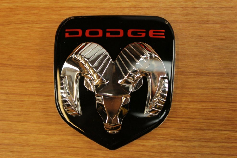 Dodge Ram значок