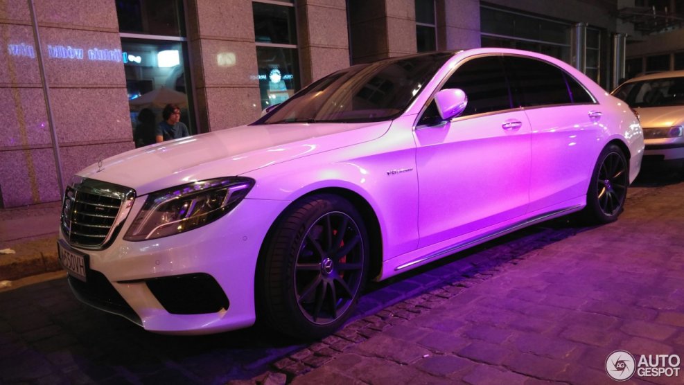 Мерседес AMG 63 фиолетовый