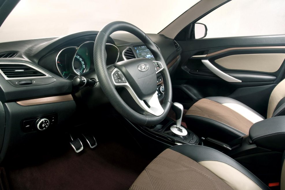 Lada Vesta SW Cross салон