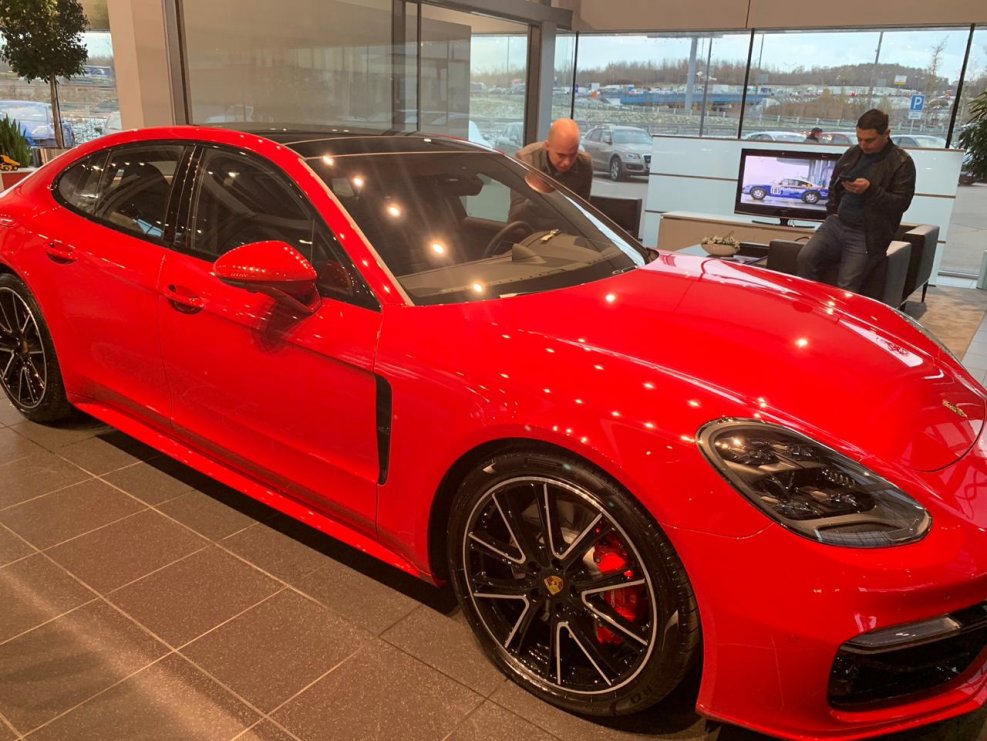 Porsche Panamera GTS 2019