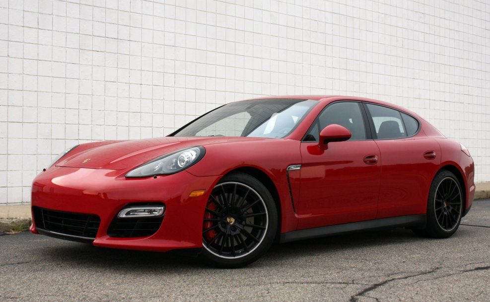 Порше Панамера GTS красный
