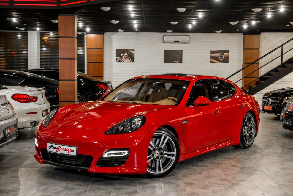 Porsche Panamera GTS Red