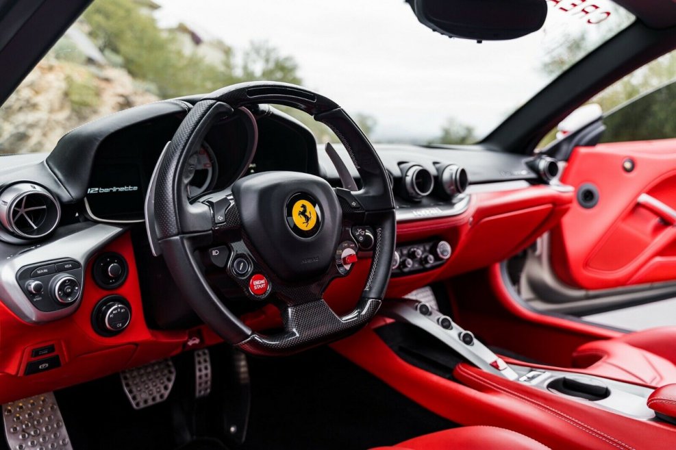 Ferrari ф12 Берлинетта