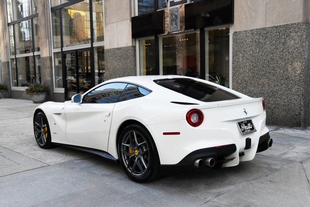 Ferrari f12berlinetta автомобиль