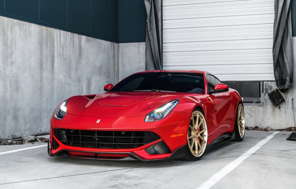 Феррари f12 Berlinetta