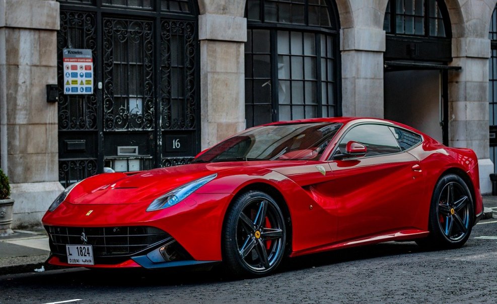 Феррари f12 жёлтая