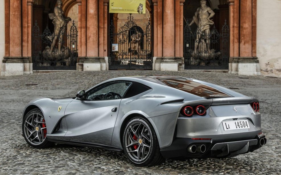 Ferrari 812 Суперфаст