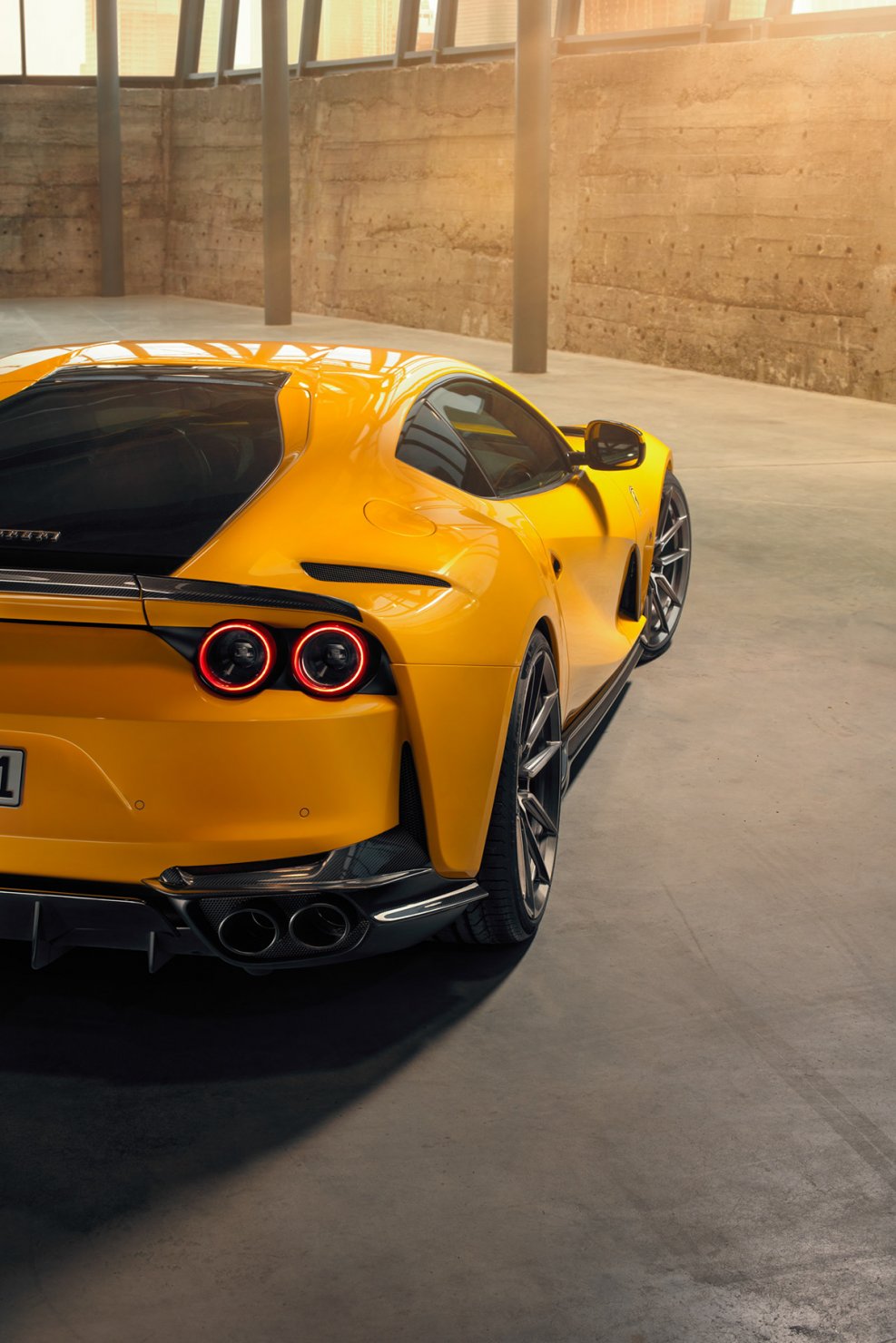 Ferrari 812 Superfast черная