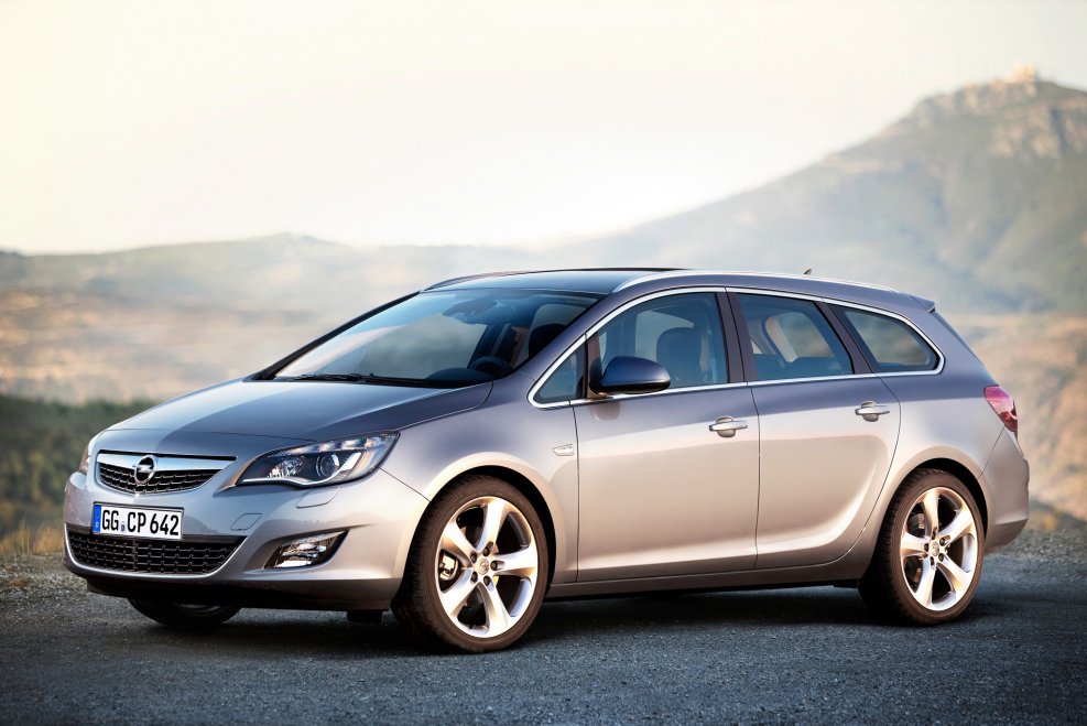 Опель Астра Sports Tourer 2012