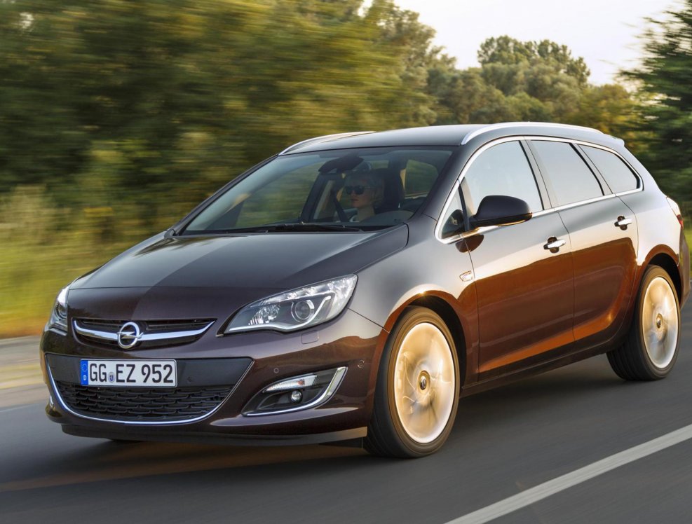 Opel Astra Sports Tourer 2012