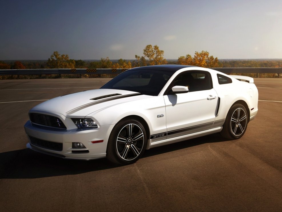 Ford Mustang gt 2013 белый