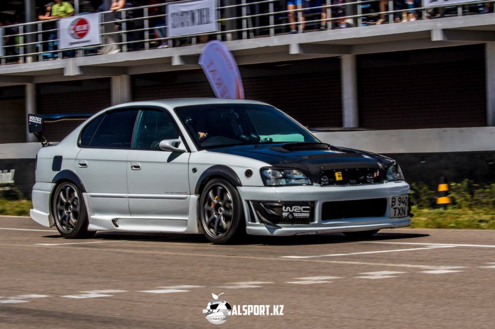 Subaru Legacy b4 2001