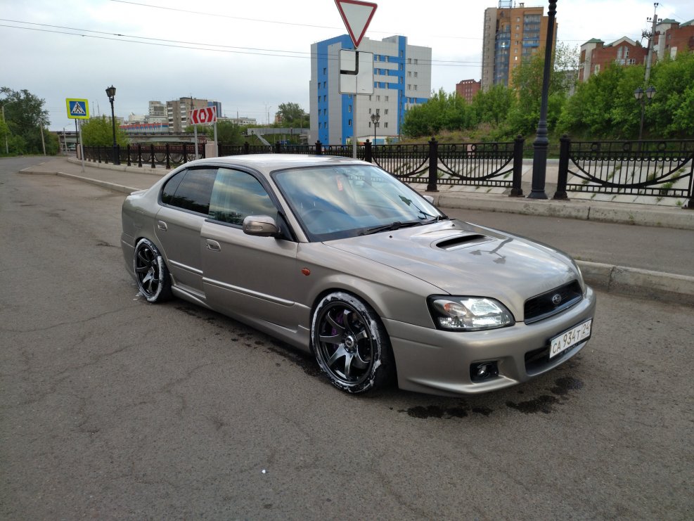 Subaru Legacy b4 Blitzen