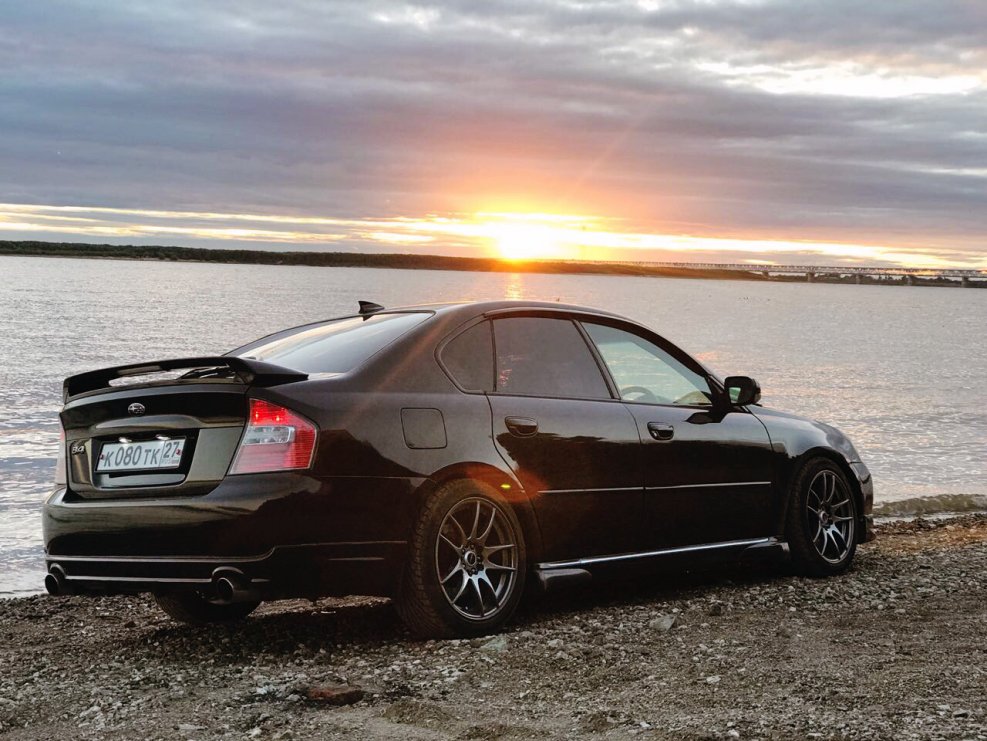 Subaru Legacy b4 белый