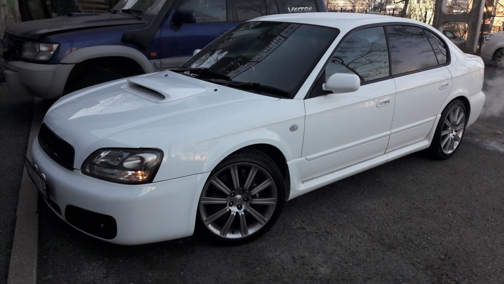 Субару b4 2004