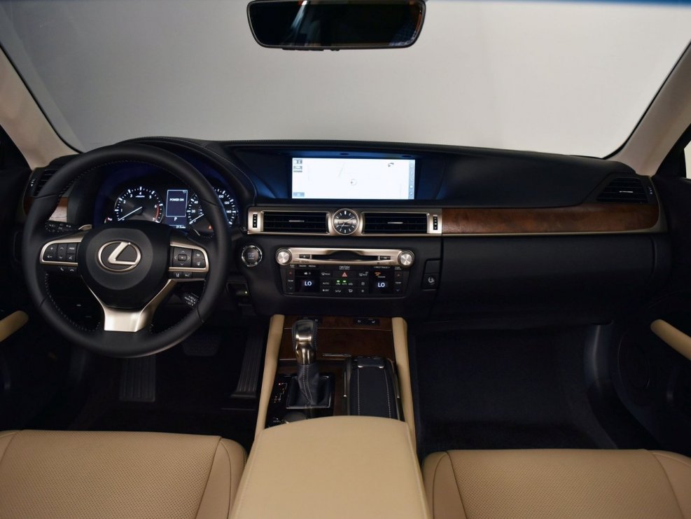Лексус GS 200t 2016