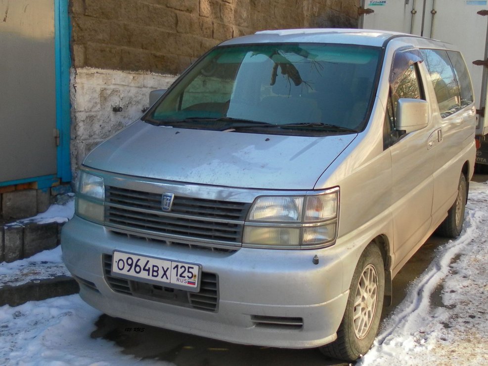 Ниссан Хоми Эльгранд 1997