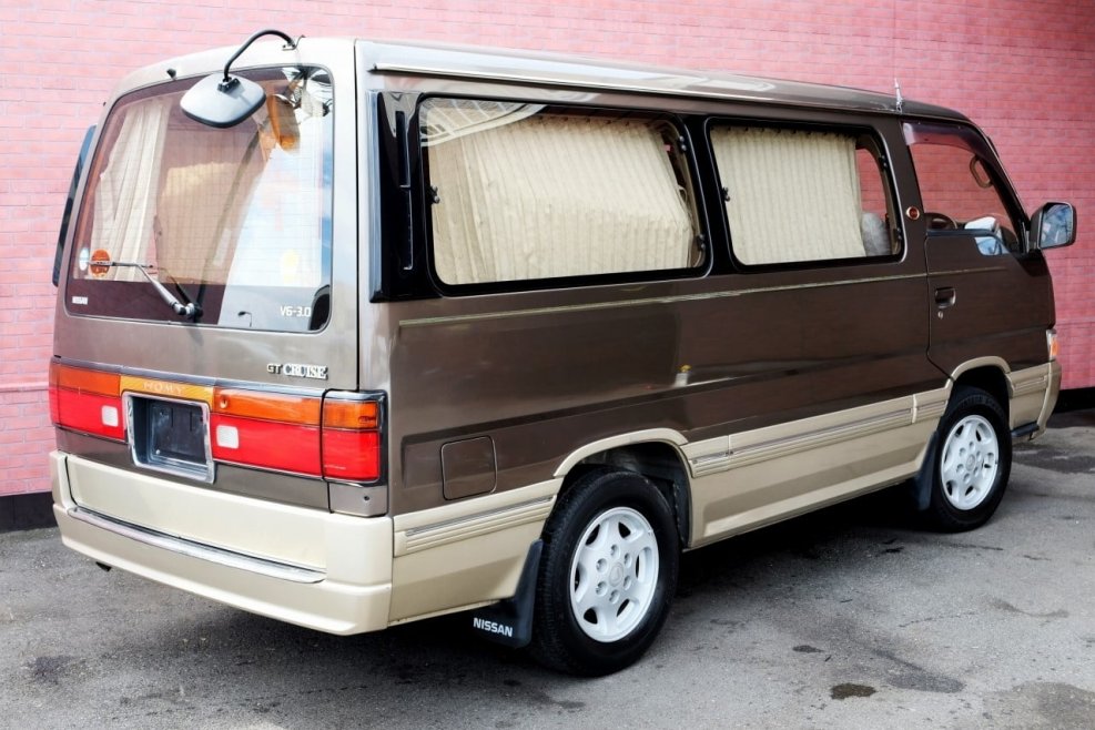 Nissan Caravan Homy van 1997
