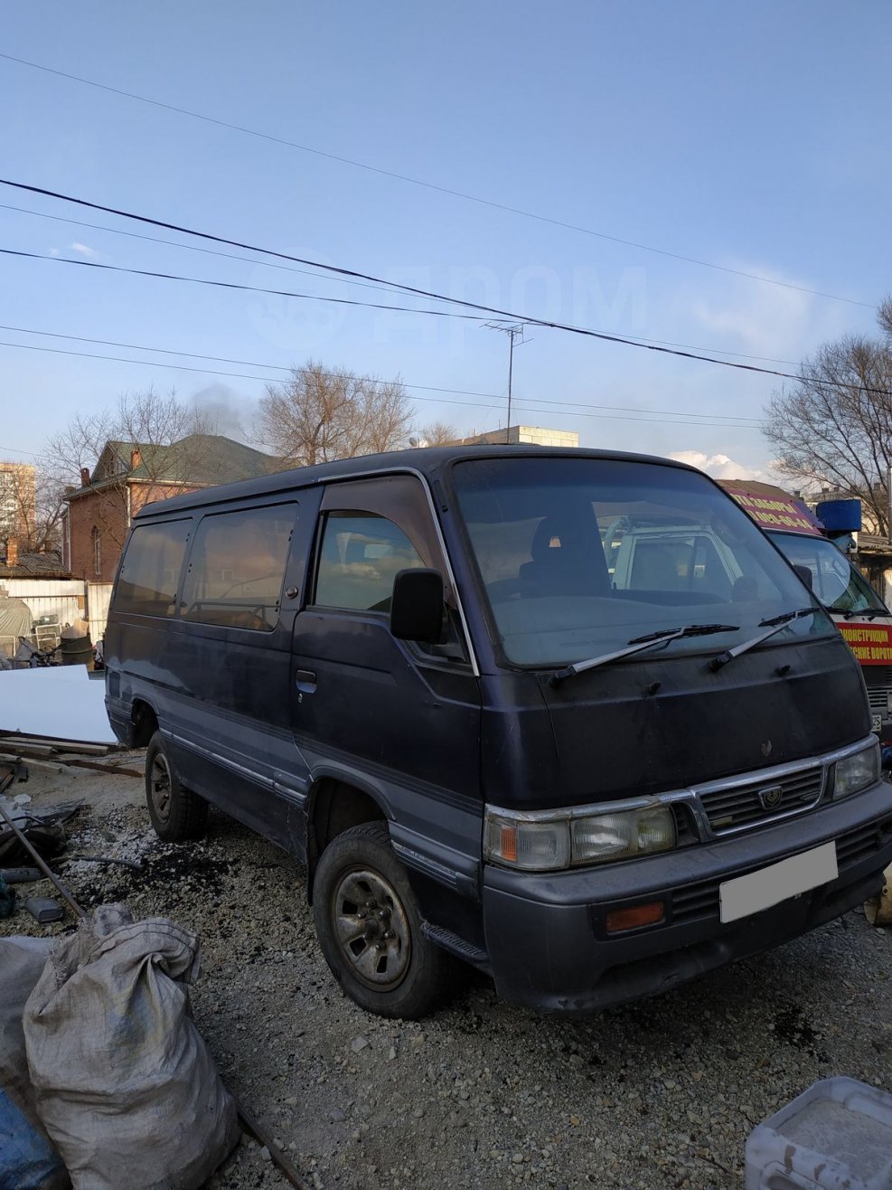 Nissan Caravan e24 stock