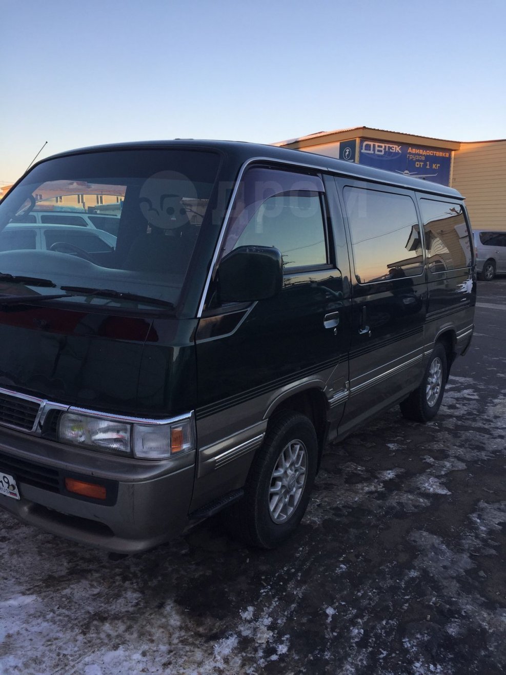 Nissan Caravan arme24