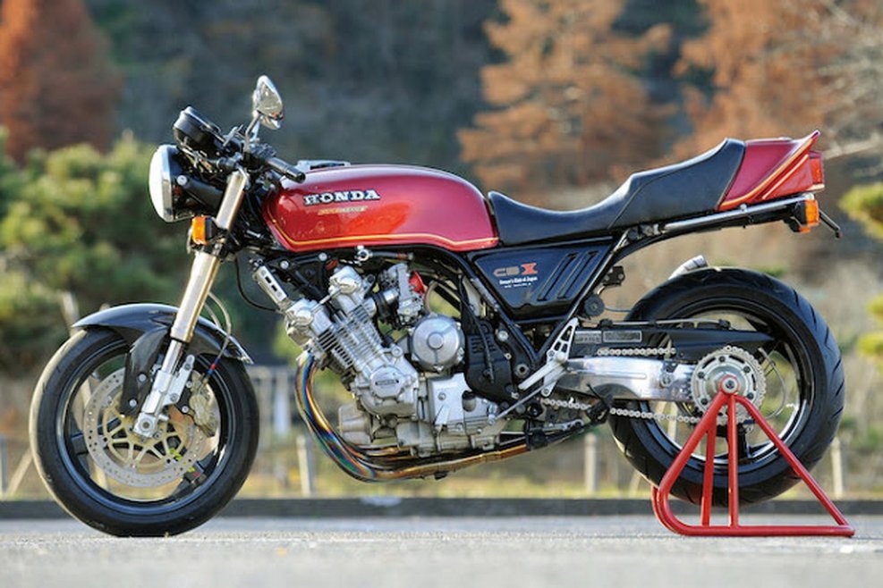 Шестицилиндровая Honda CBX 1000