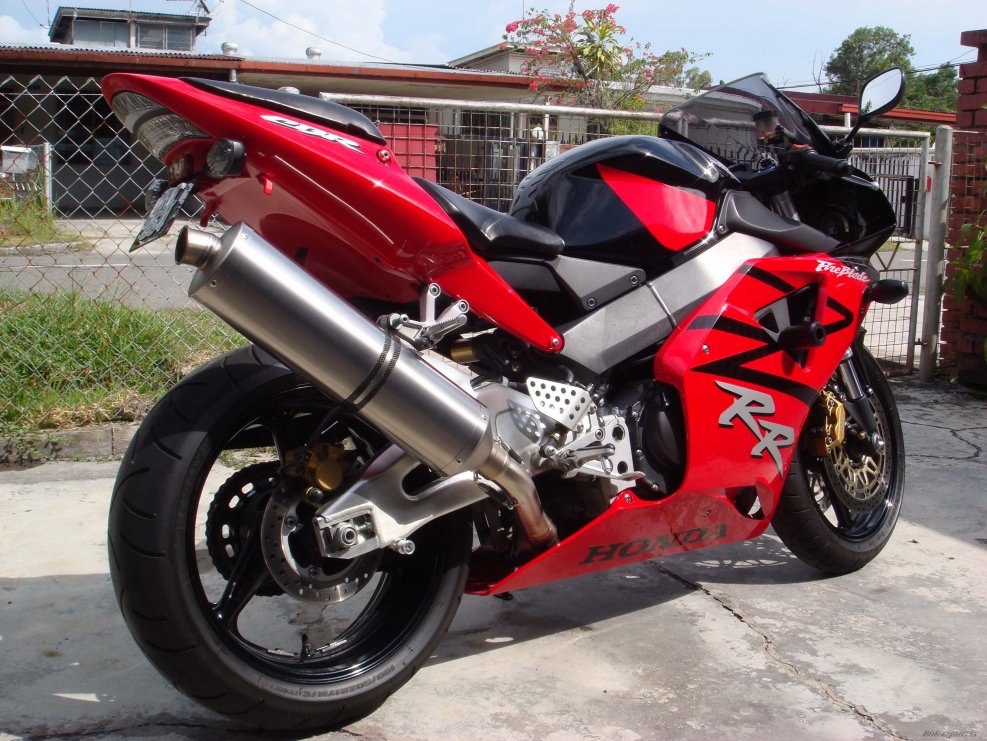 Honda cbr929rr алый матовый