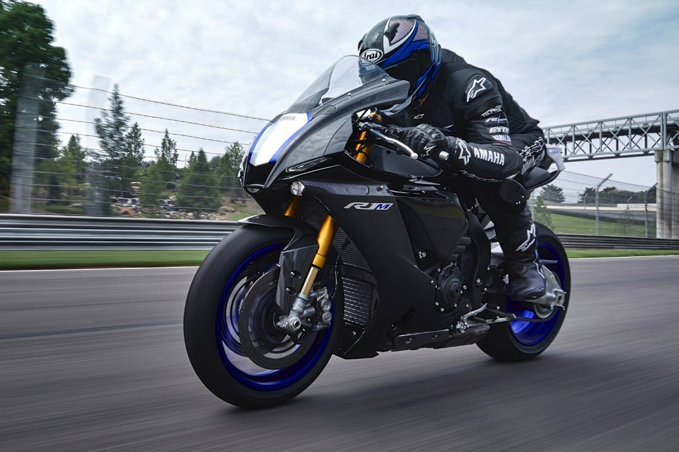 Мотоцикл Yamaha r1 2020