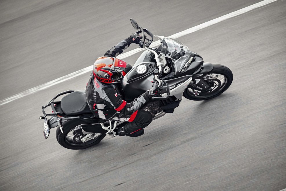 Kawasaki Ninja ZX-10r девушки