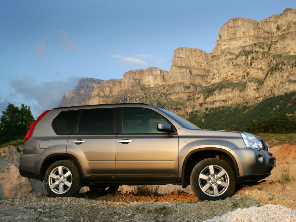 Nissan x-Trail 2010 белый