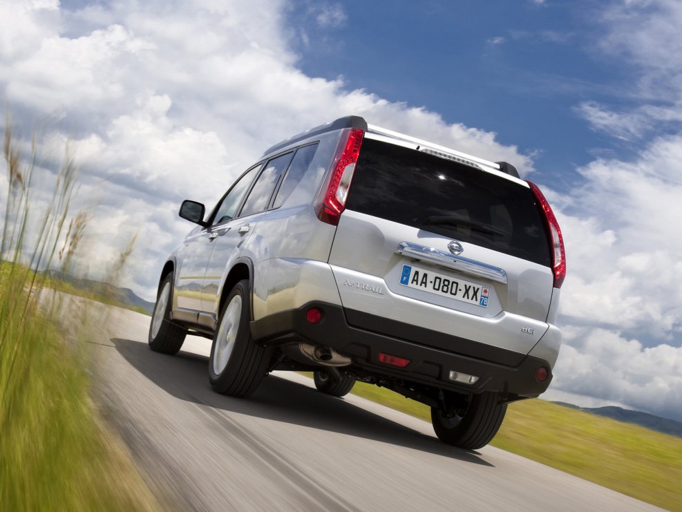 Nissan x-Trail сзади