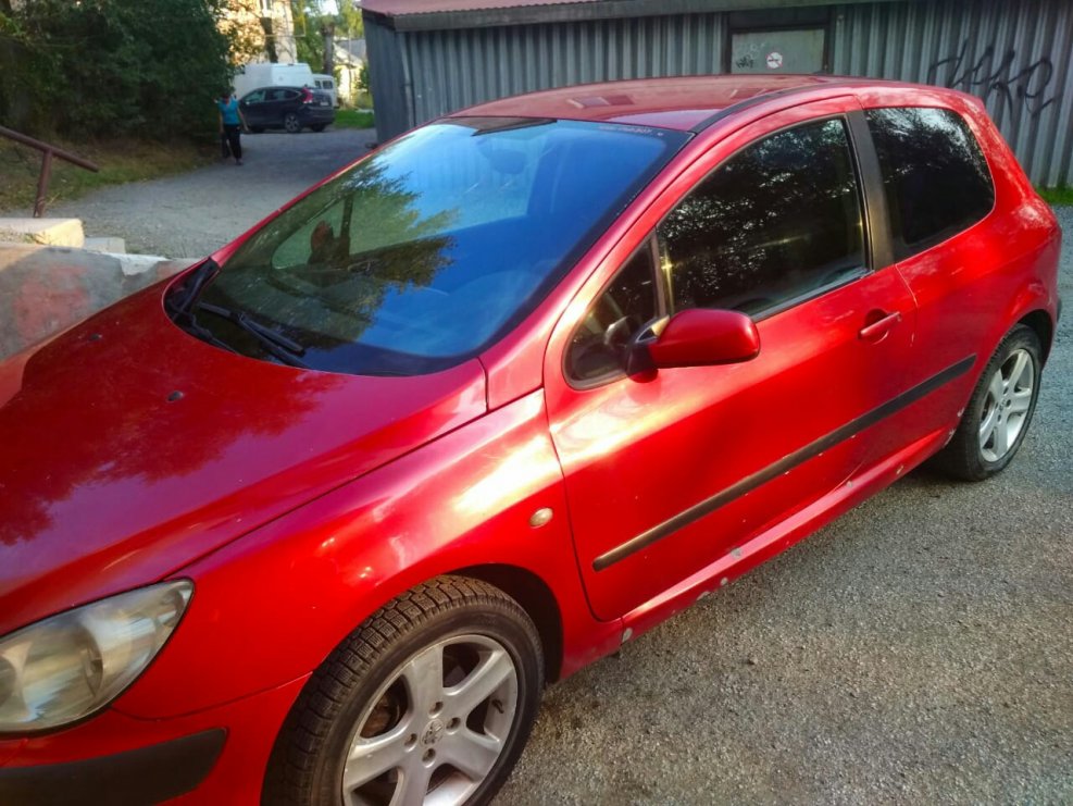 Peugeot 307 красный