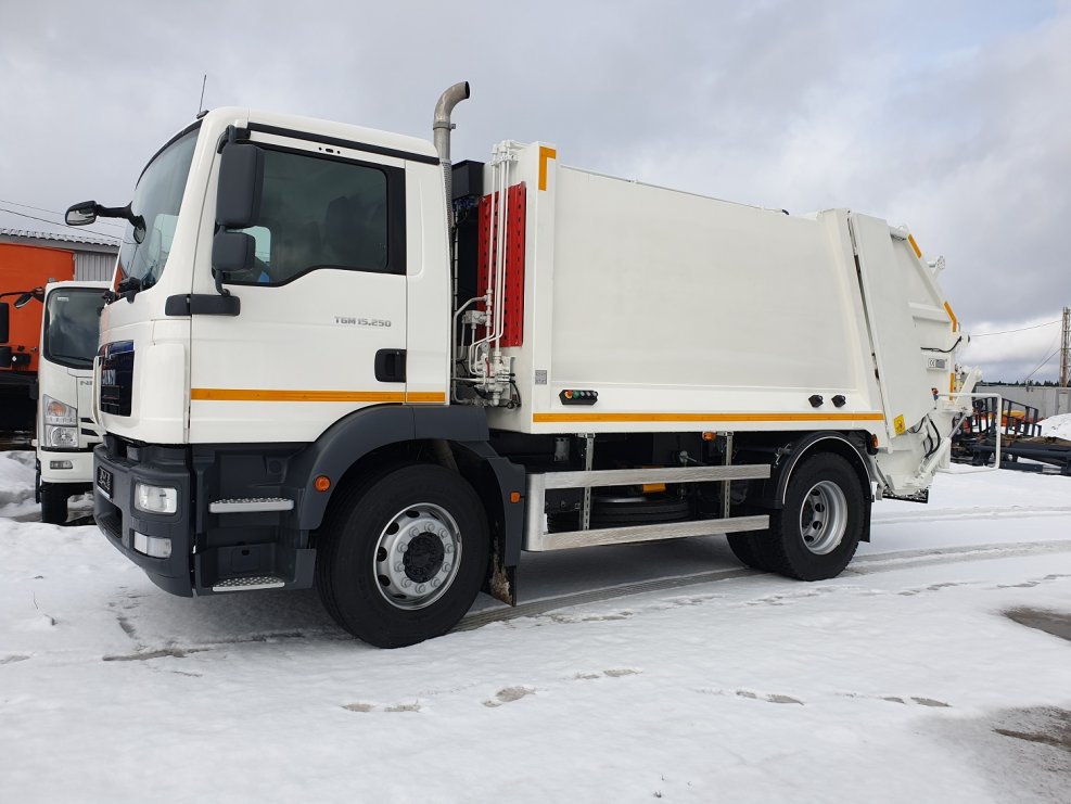 Мусоровоз МКЗ 7017