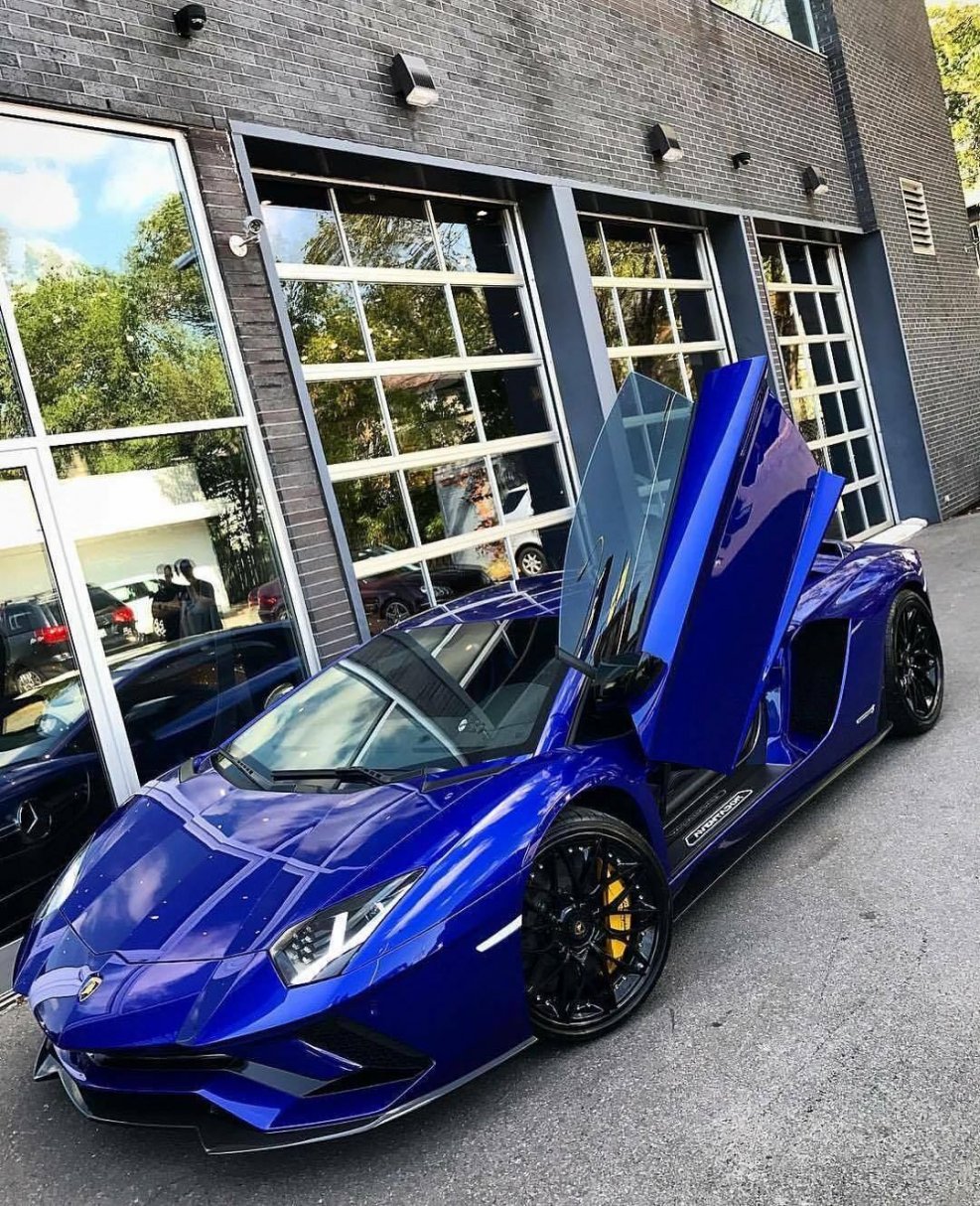 Lamborghini Aventador lp700