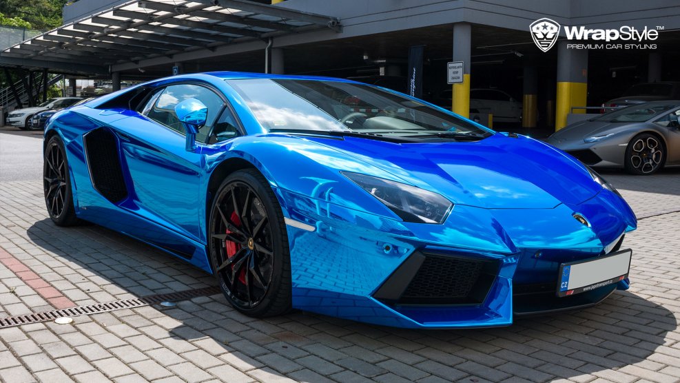 Lamborghini Aventador lp700-4 хром