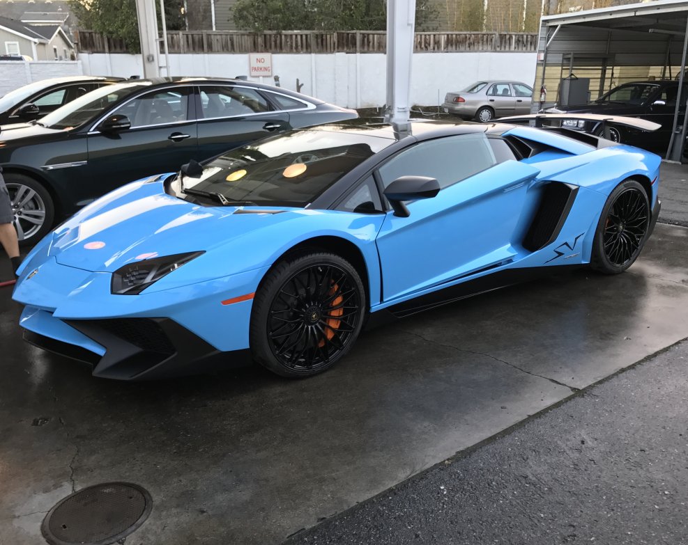 Lamborghini Aventador lp700-4 Blue