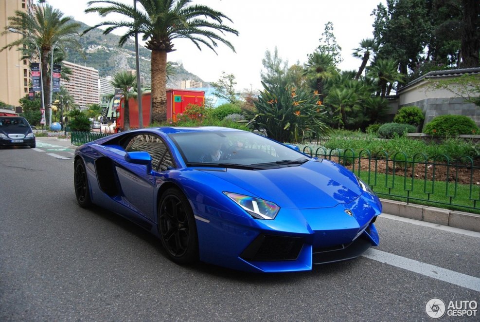 Lamborghini Aventador синий lp700