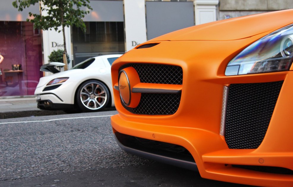 SLS Mercedes оранжевый
