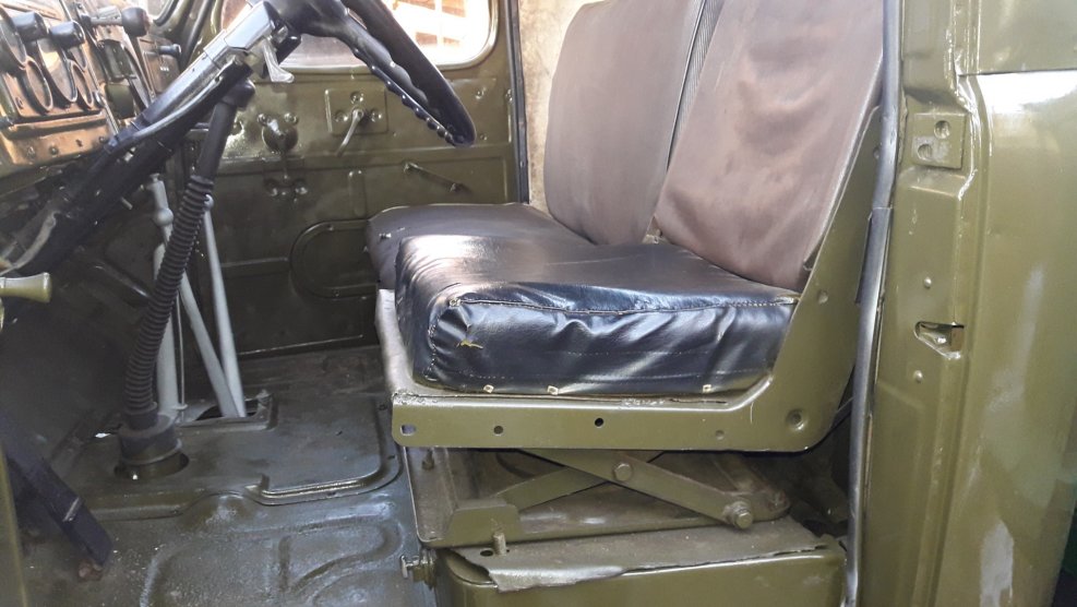Автомобиль ЗИЛ 157 салон