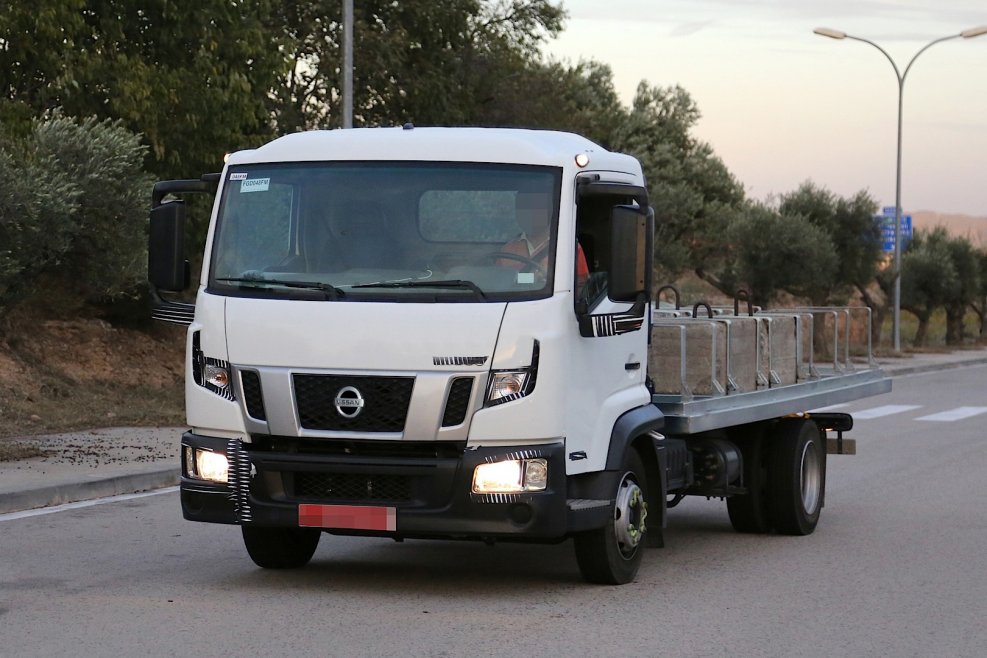 F24m Nissan Cabstar