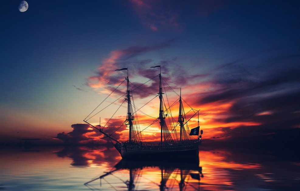 Корабль в море