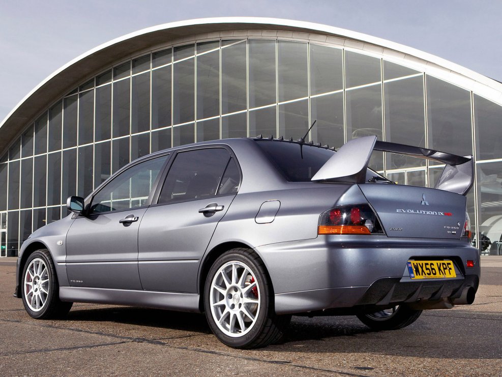 Mitsubishi EVO 9 красный