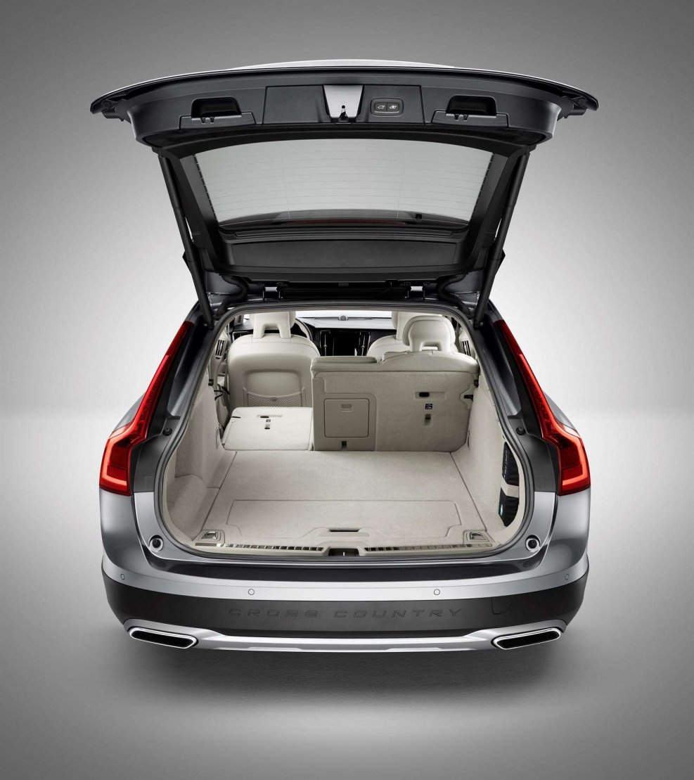 Volvo v90 Cross Country