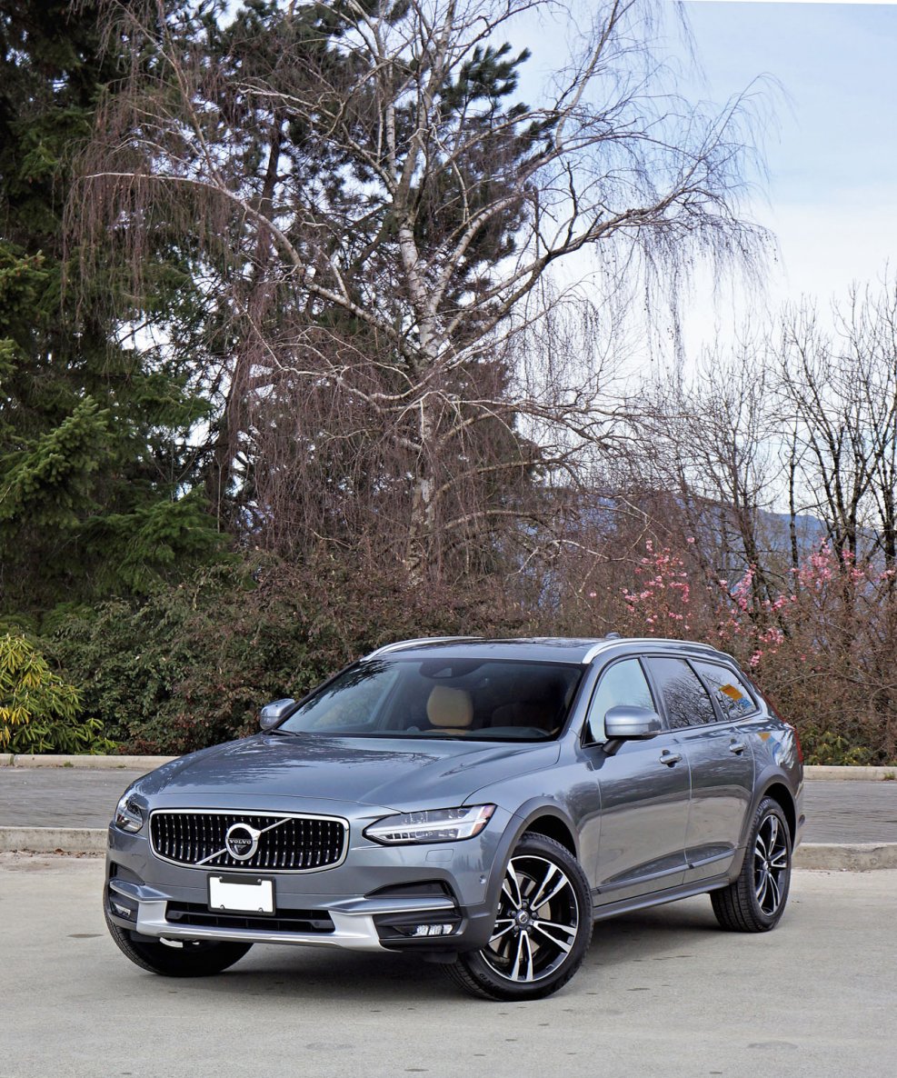 Volvo v90 Cross Country i
