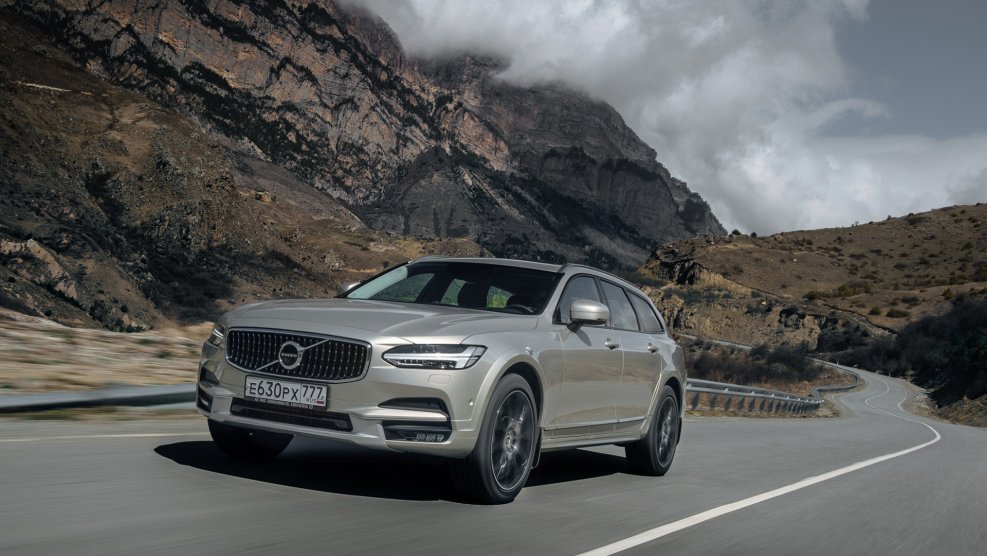 Volvo v90 Cross Country